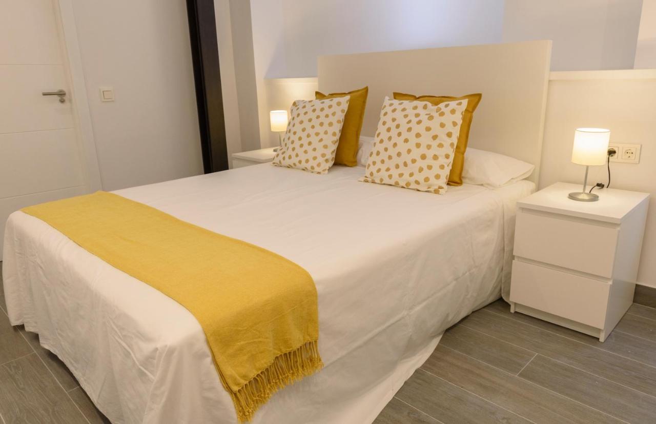 Apartamentos Constitucion By Renthas Málaga Exterior foto